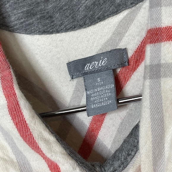Aerie Woman’s Casual Button Down Plaid Shirt Size Small - Picture 3 of 7